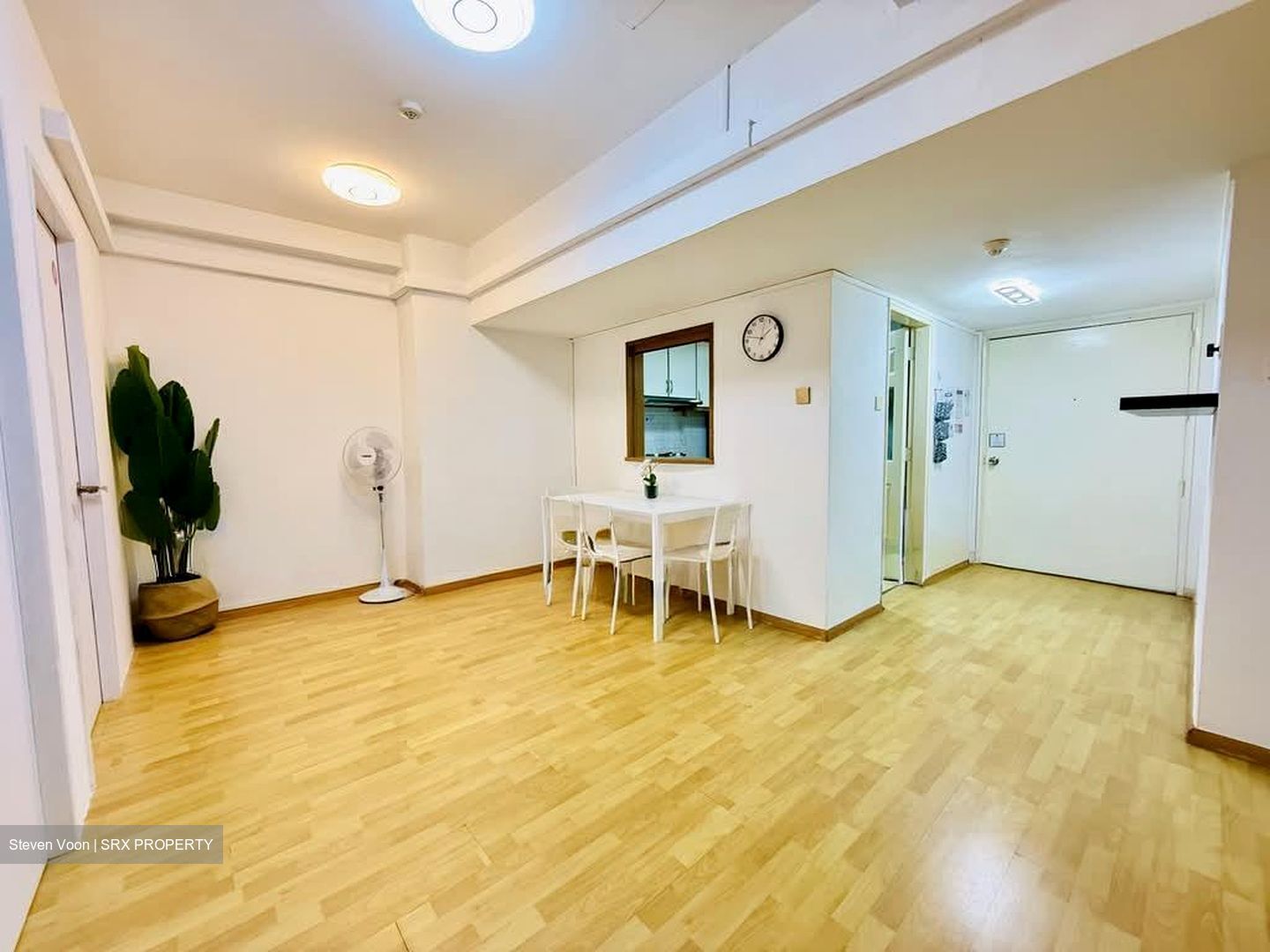 International Plaza (D2), Apartment #574945141